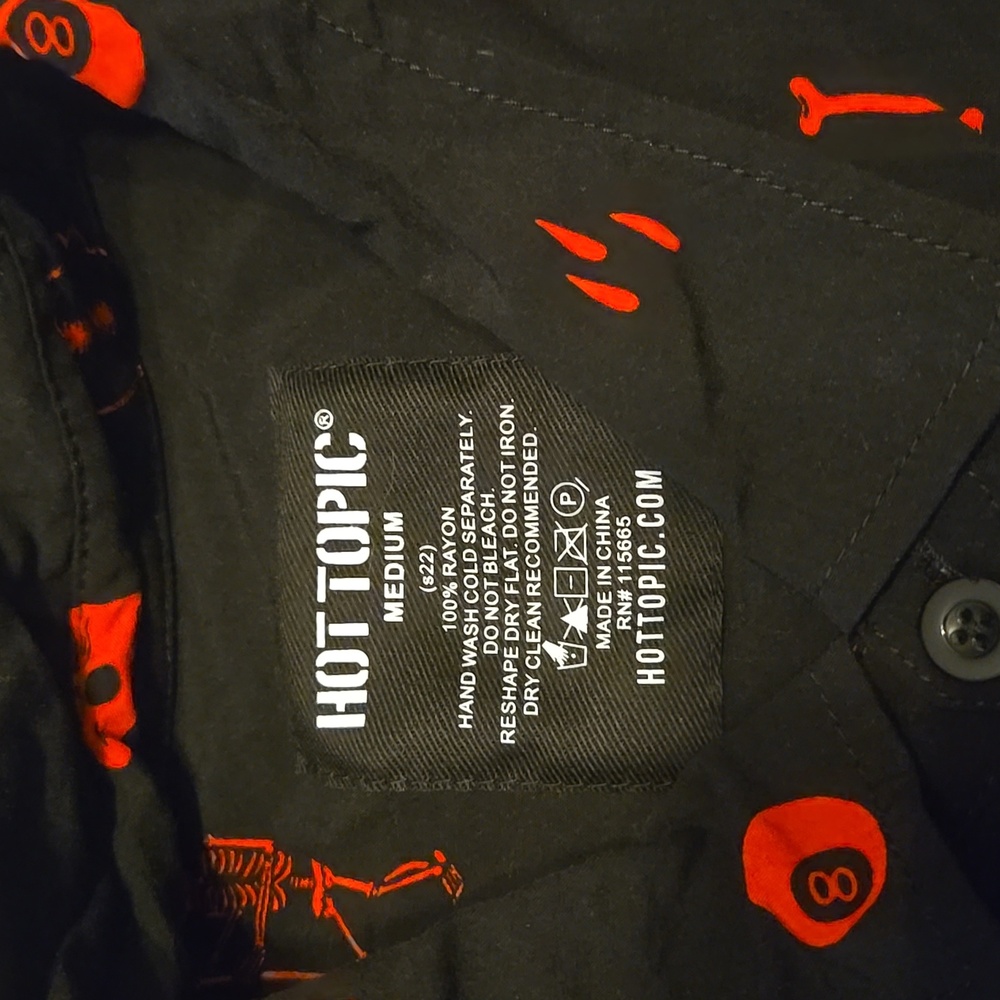 Men's Hot Topic Button Up Shirt - Picture 2 of 3
